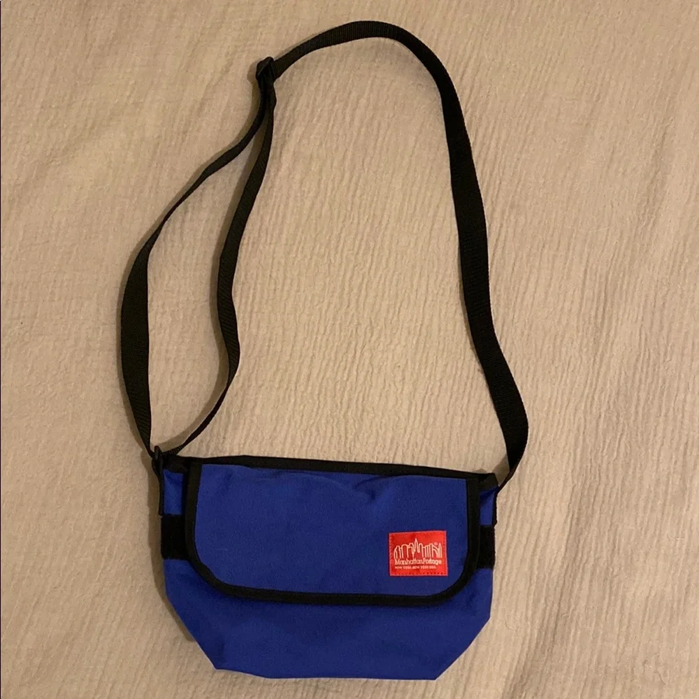MANHATTAN PORTAGE Blue Shoulder Bag. New. No tags